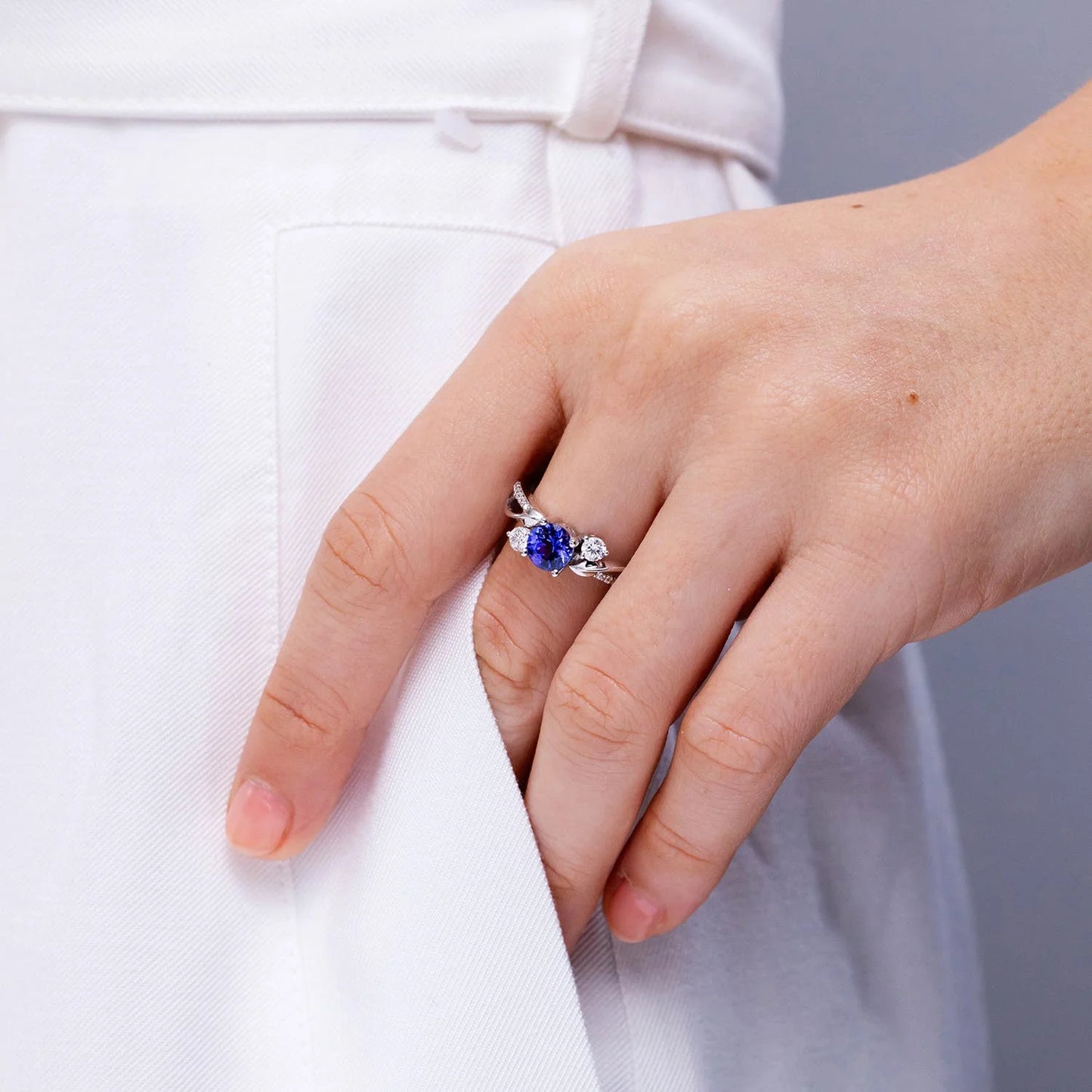 14k Solid Gold Natural Round Cut Tanzanite Gemstone & Diamond Twisted Band Engagement Ring For Women Trending Fine Jewelry Ring