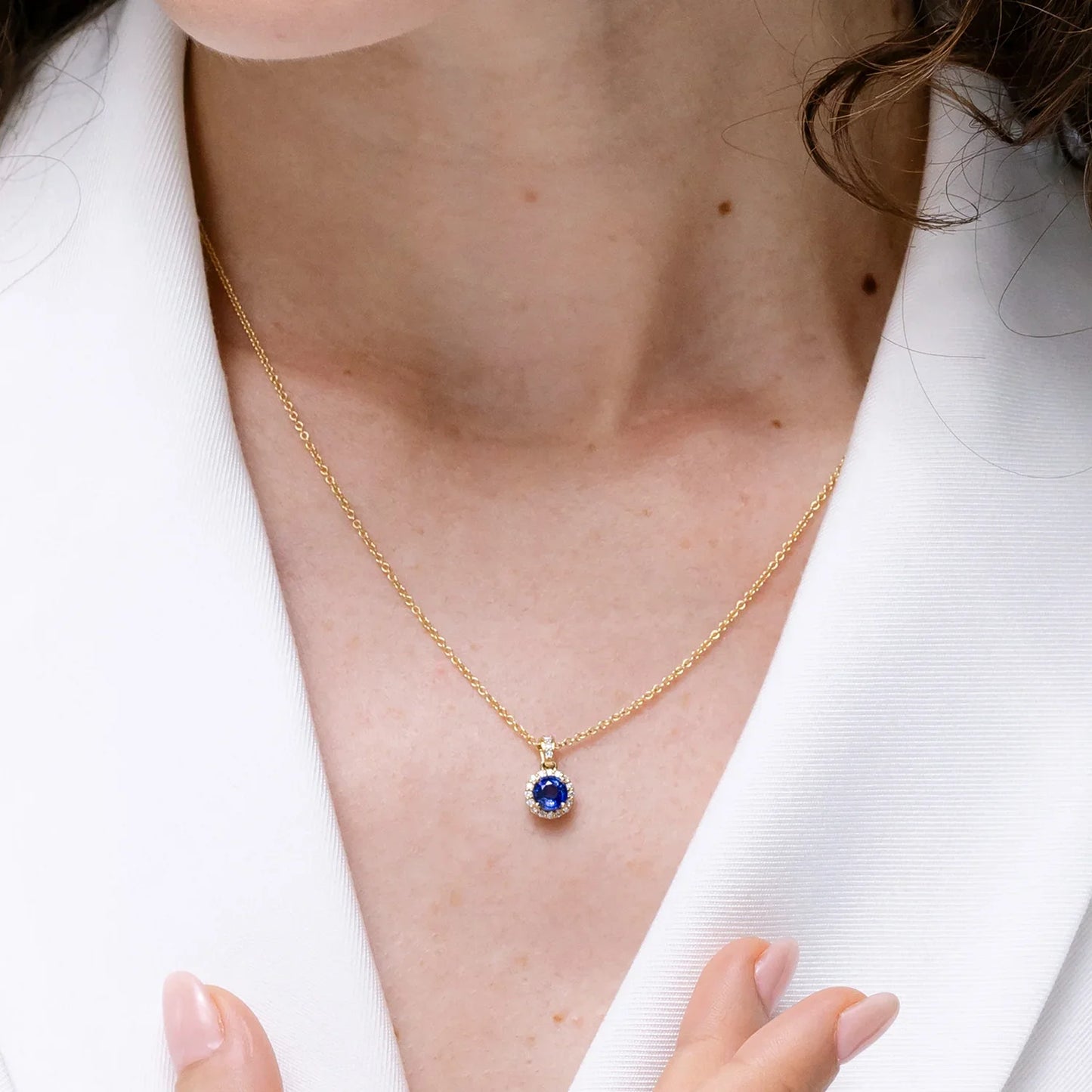 High Quality 14K Gold Round Cut Blue Sapphire Dangle Pendant with Natural Diamond Halo IGI Certified Fine Jewelry Chain Necklace