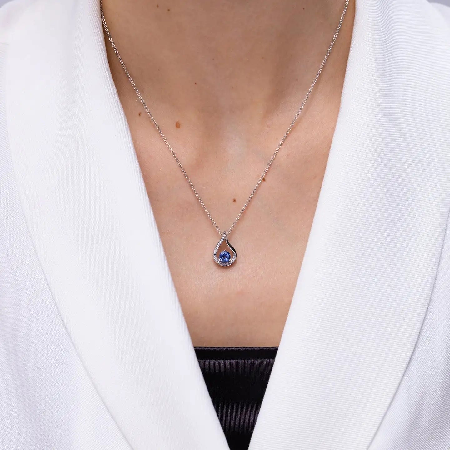Round Cut 0.75Ct Floating Blue Sapphire Tulip Handmade Pendant with Diamonds 18K Gold IGI Certified Natural Gemstone Pendant OEM
