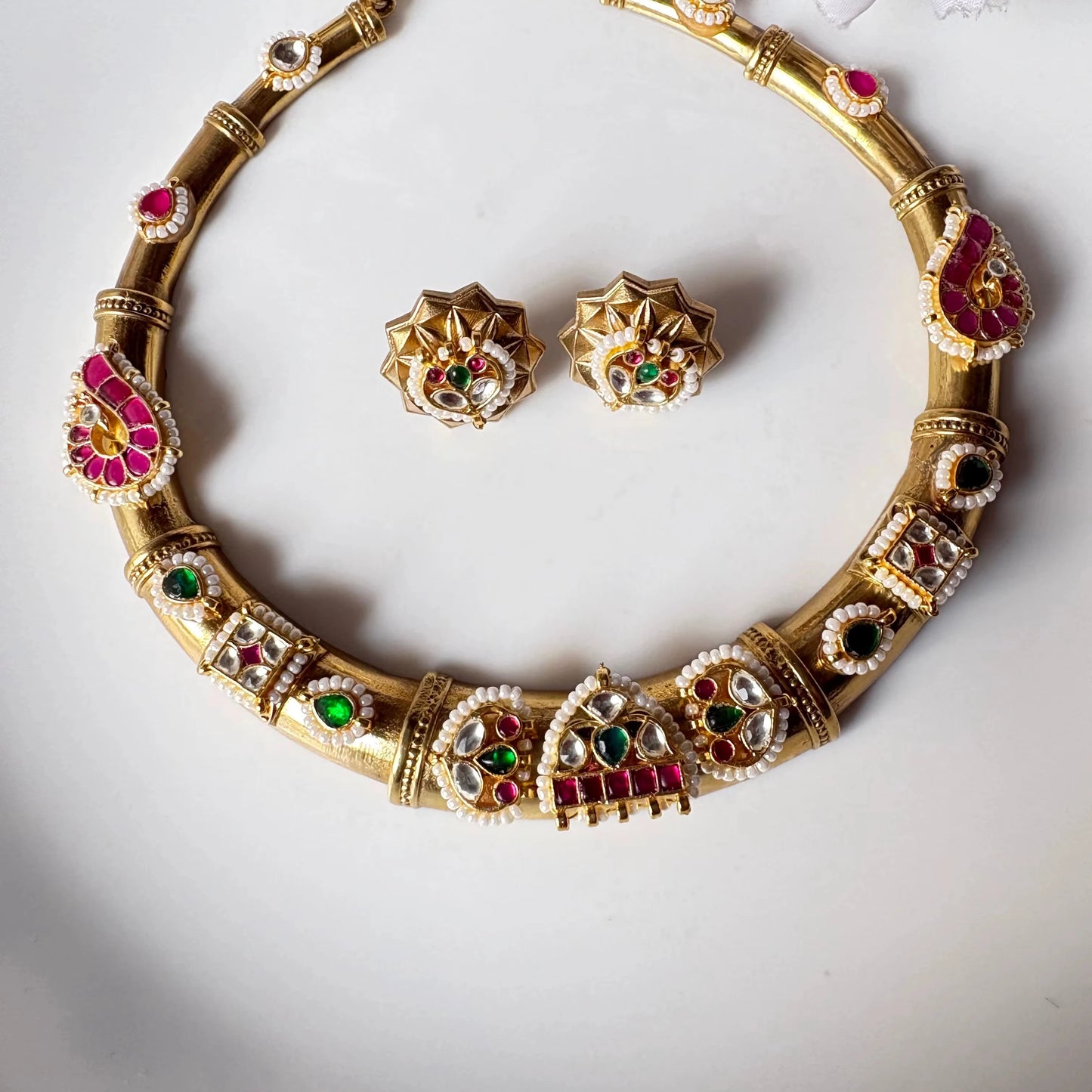 Kundan Gold matt HASLI necklace with earnings  Brass based
