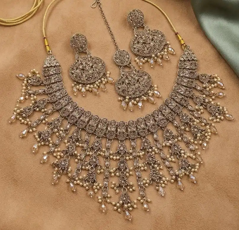 Luxury Antique Gold Plated Kundan Choker Necklace Set with Green Beads Pearl Tassels Earrings Maang Tikka Bridal JewelryForWomen