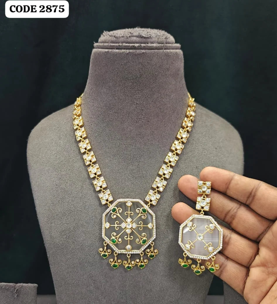 Luxury Mother of Pearl Pendant Necklace Set for Women Gold Plated Brass Designer Wedding Party Statement Jewelry Collection Set